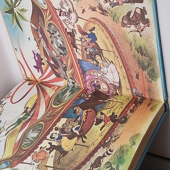 Vintage The New Walt Disney Treasury 1971 - Picture 12 of 15